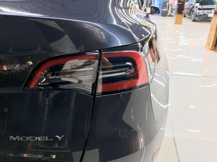 Model Y 2024 Long Range AWD photo 7