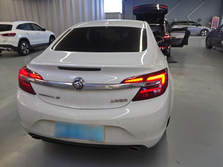 Regal 2015 1.6T Elite Tech photo 3