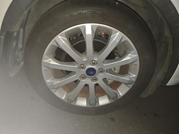 Kuga 2015 1.5L GTDi RWD Comfort photo 8