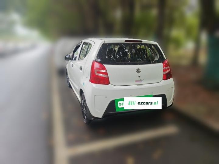 2013 Facelift 1.0L MT Comfort photo 4