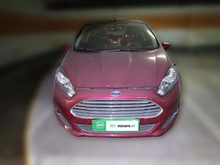 2013 Hatchback 1.5L AT Fashion photo 2