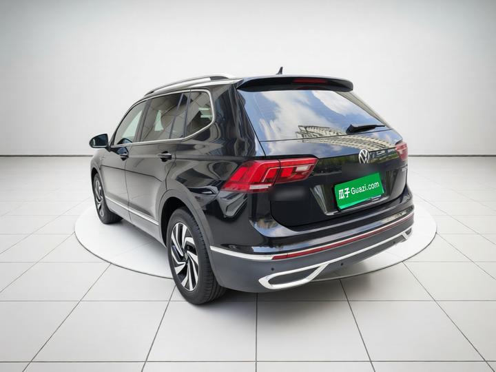 Tiguan L 2023 Facelift 330TSI AT RWD Smart photo 4