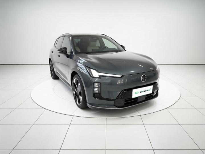 XC70 Hybrid 2026 AWD Extended Range Ultra photo 3