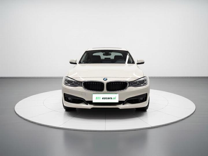 3 SeriesGT 2013 320i Leading photo 2