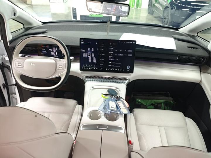 X9 2024 640 AWD Performance Max photo 5