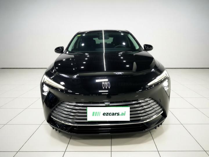 LaCrosse 2023 Facelift 25T photo 2
