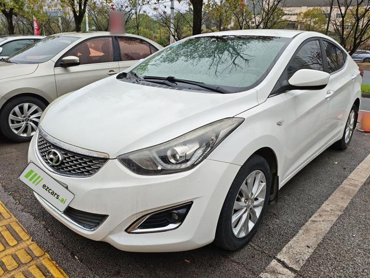 Elantra 2016 1.6L AT Smart