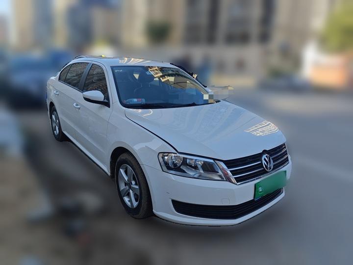 Lavida 2013 Facelift Classic 1.6L AT photo 3