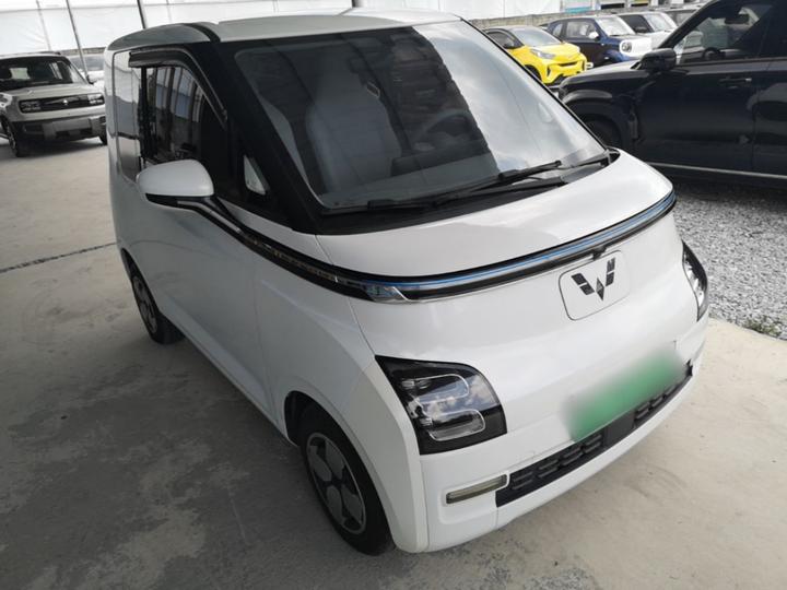Wuling Air ev 2023 4-Seater - Advanced photo 3