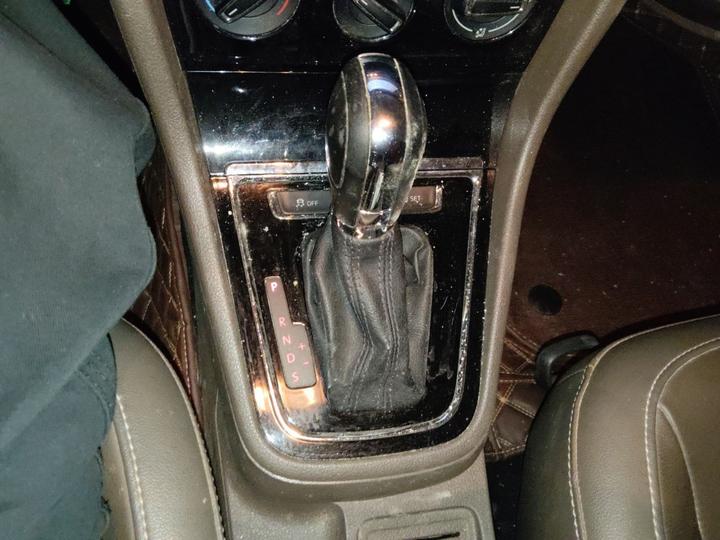 Bora 2014 1.6L AT Comfort photo 6