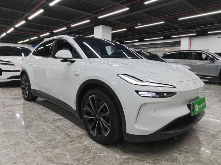 L60 2024 60kWh RWD photo 3