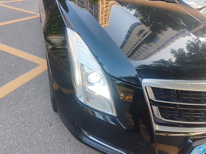 XTS 2017 28T Tech photo 7