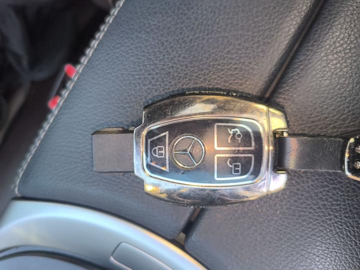 GLC 2018 Facelift GLC 260 4MATIC Luxury photo 8