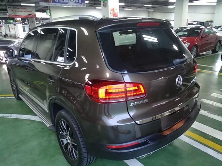 Tiguan 2015 2.0TSI AT AWD Luxury photo 4