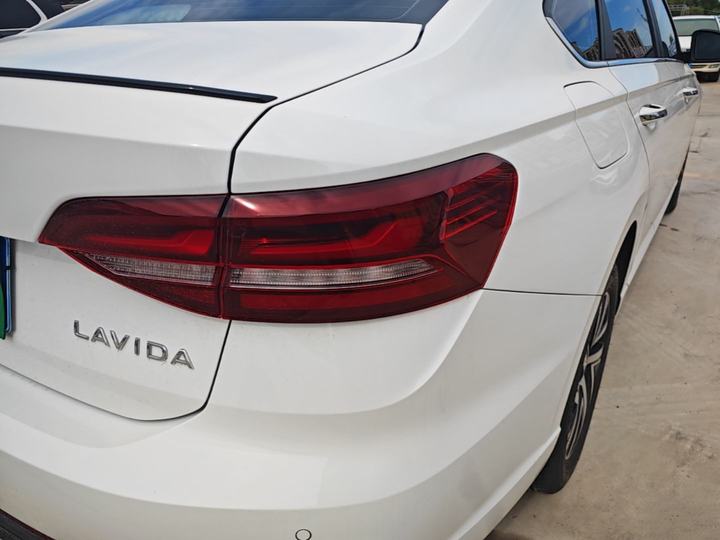 Lavida 2024 300TSI DSG Leading photo 2