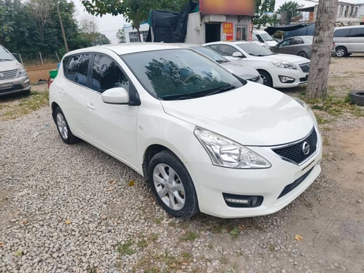 Tiida 2014 1.6L CVT Comfort photo 3