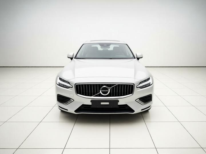 S60 2022 B4 Luxury photo 2
