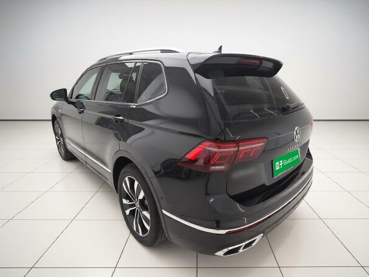 Tiguan L 2023 Facelift 330TSI AT RWD R-Line photo 4