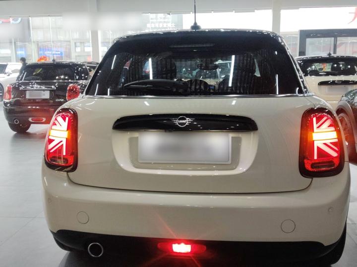 2018 1.5T COOPER Classic 5-Door photo 3