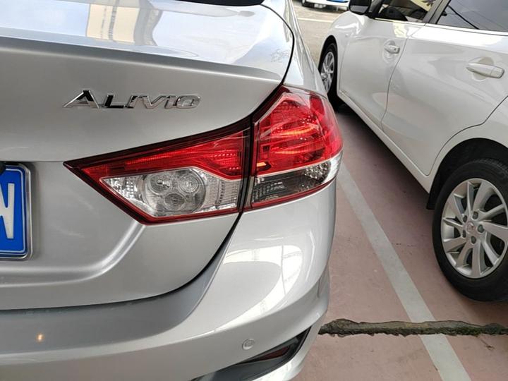 2015 1.6L AT photo 7