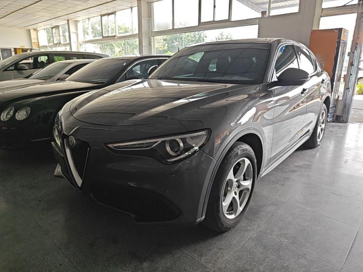 Alfa Romeo Stelvio 2017 2.0T 200HP Elite
