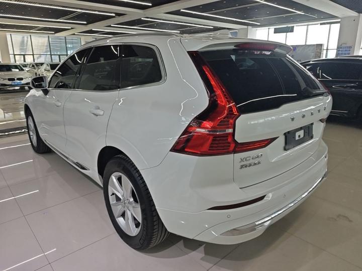 XC60 2022 B5 AWD Luxury photo 4