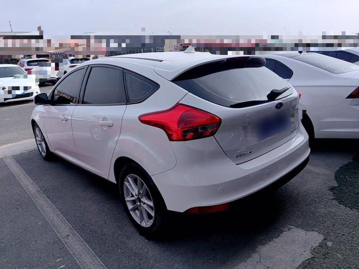 Focus 2017 Hatchback 1.6L AT Fashion photo 4