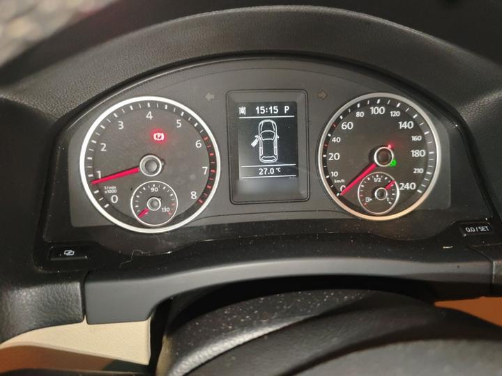Tiguan 2012 1.8TSI AT RWD photo 4