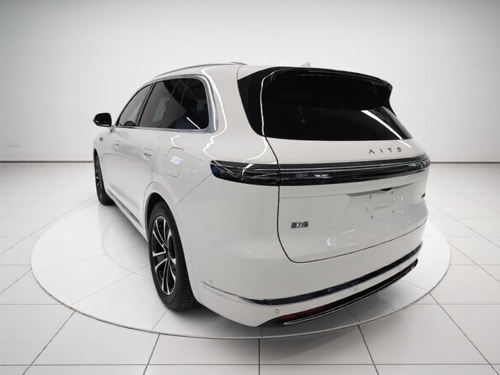 HIMA AITO M7 2026 EREV Ultra AWD 6-Seater 192-Line LiDAR photo 4