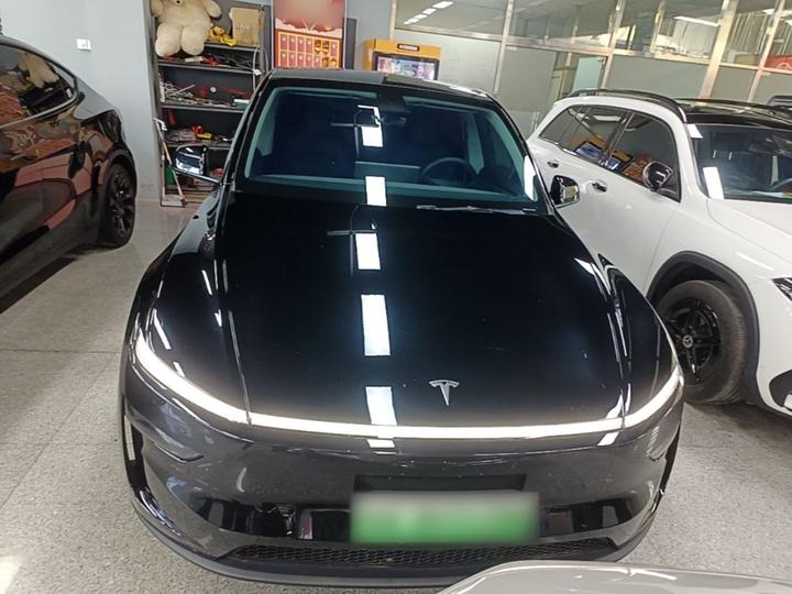 Model Y 2025 Long Range AWD photo 2