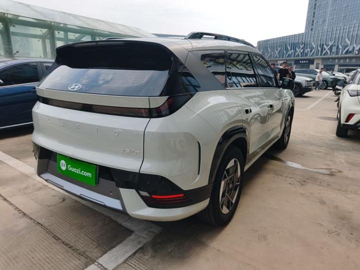 EO 2025 RWD TECH 64.2kWh photo 3