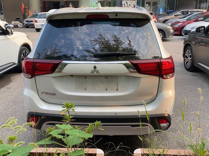 Outlander 2019 2.4L AWD Enjoy 5-Seater China V photo 5