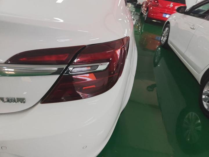 Regal 2015 1.6T Elite Tech photo 7