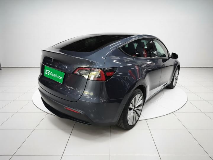 Model Y 2024 RWD photo 4