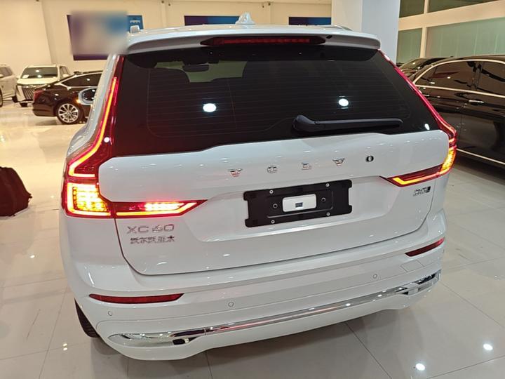 XC60 2026 B5 AWD Luxury photo 5