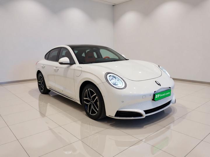 2024 555km Premium photo 3