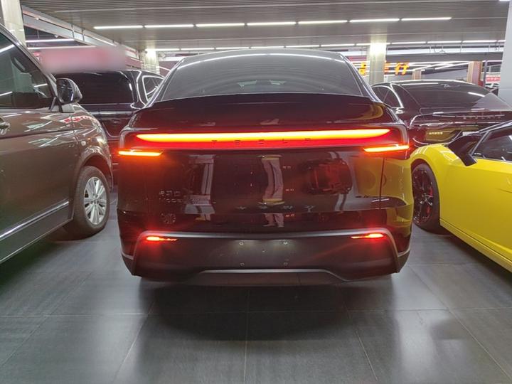 Model Y L 2025 Long Range AWD photo 3