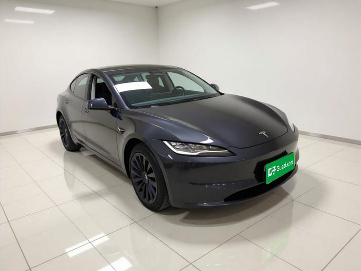 Model 3 2023 RWD photo 3