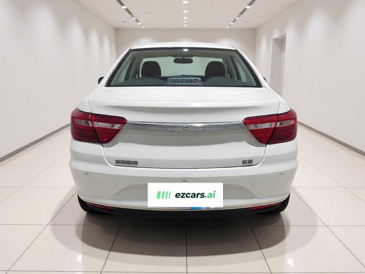 Vision 2018 1.5L AT photo 3