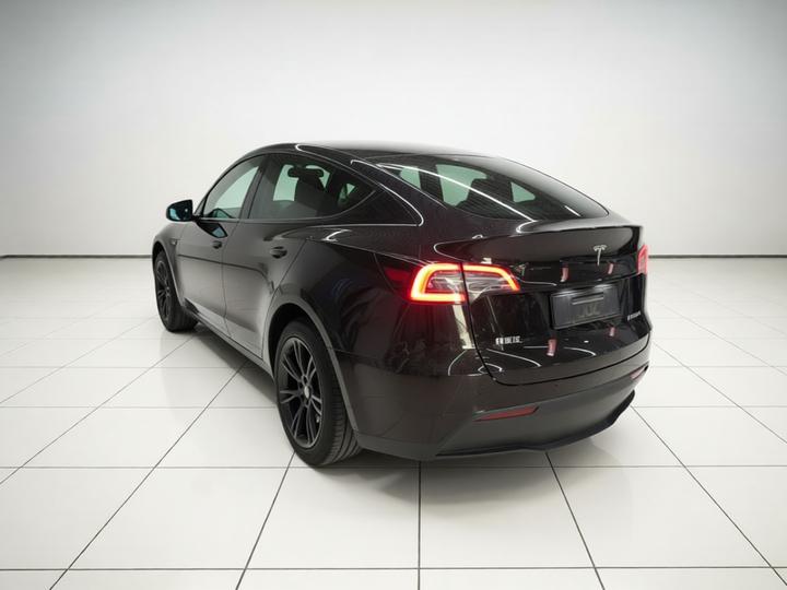 Model Y 2023 RWD photo 4