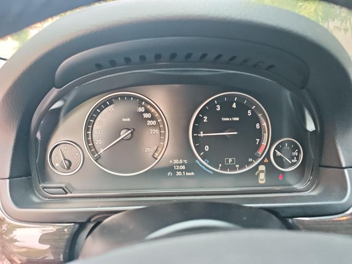5 Series 2014 525Li Luxury Design Package photo 4