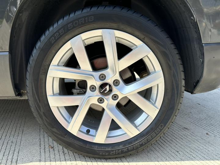 VS5 2022 280TSI AT Pro photo 6