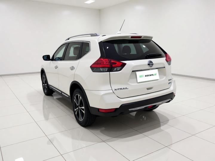 X-Trail 2017 2.5L CVT Luxury 4WD photo 4