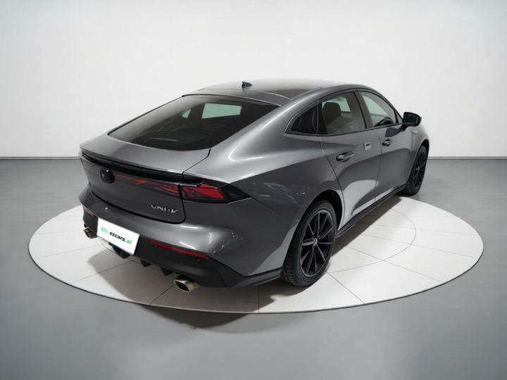 UNI-V 2022 1.5T Premium photo 4