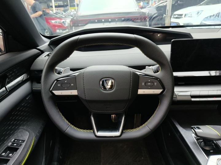 UNI-V 2022 2.0T photo 2
