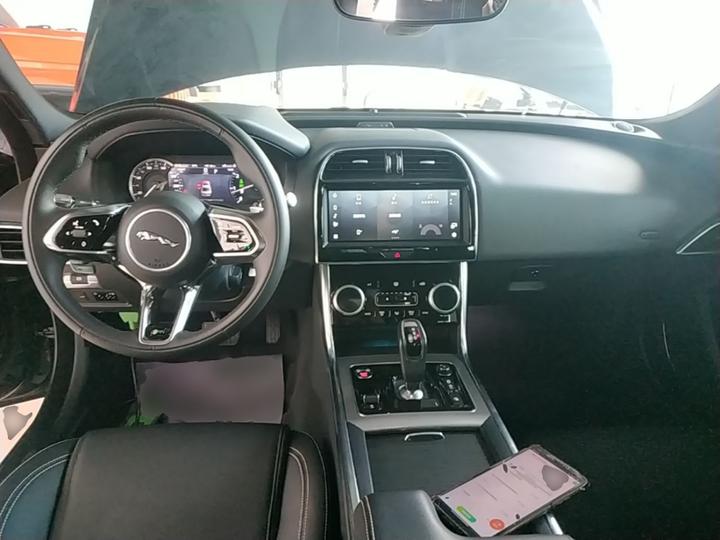 XEL 2021 2.0T 200PS R-DYNAMIC Sport photo 5