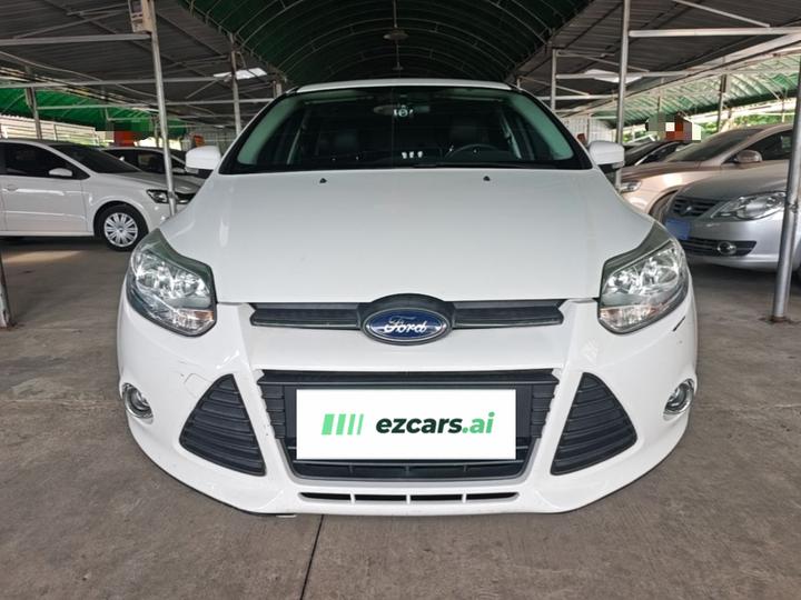 Focus 2012 Hatchback 1.6L AT photo 2