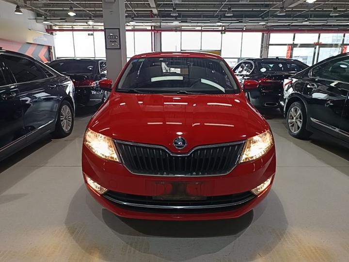 Rapid Spaceback 2019 1.5L AT Comfort photo 2