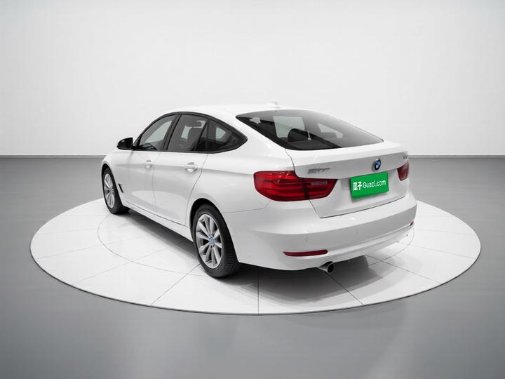 3 SeriesGT 2013 320i Leading photo 4