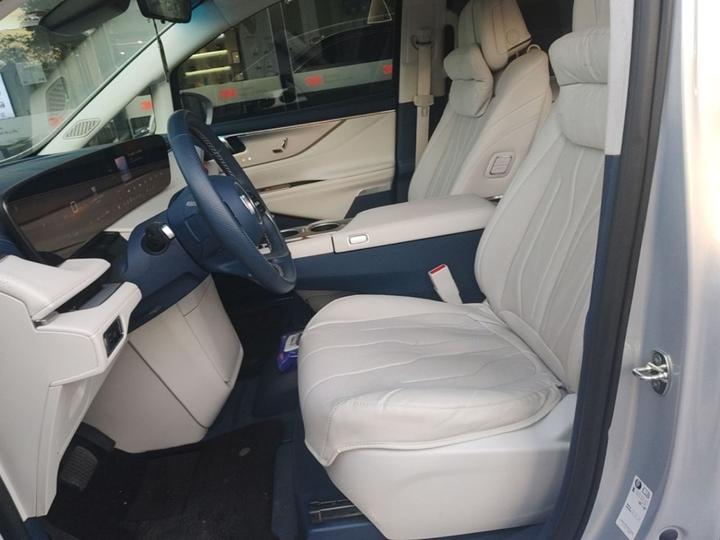 GL8 EV 2024 6-Seater photo 6